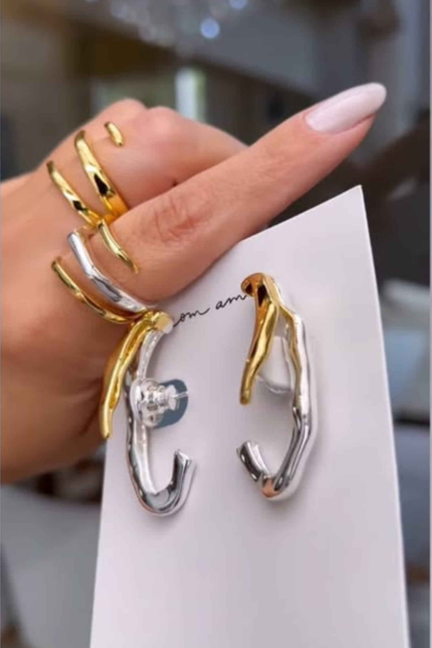 Brinco Earhook Raízes